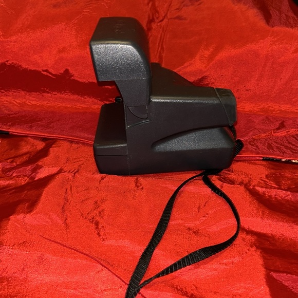 Vintage Polaroid 600 One Step Instant Camera with Electronic flash auto focus - Picture 4 of 8